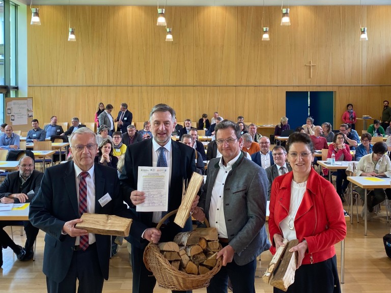 Start der Unterschriftenaktion Holz in Herrsching