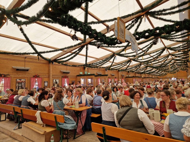 Landfrauen auf der Oidn Wiesn