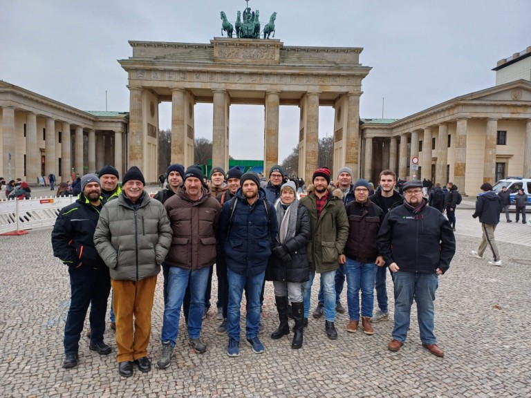 Personengruppe vor Brandburger Tor