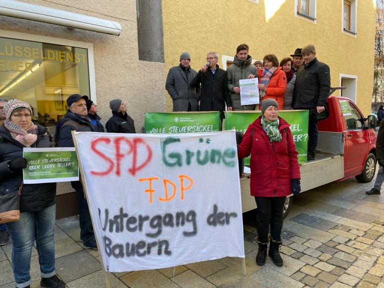 BBV Kreisehrenämter übergeben Forderungen an Nils Gründer FDP