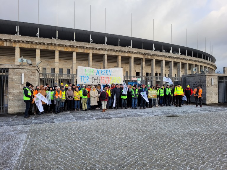 Gruppenbild Protestaktion Berlin