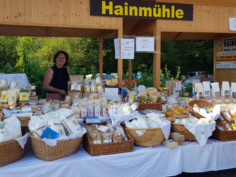 Aussteller auf dem Bauernmarkt