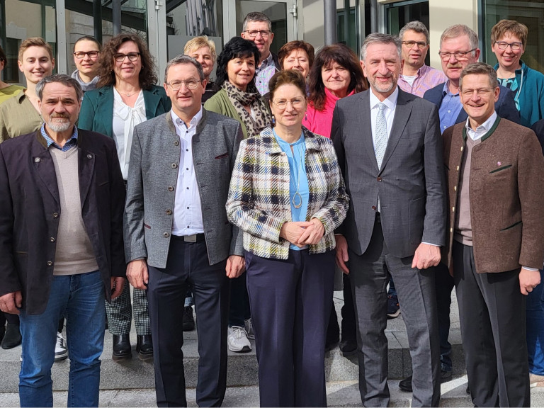 Gruppenfoto Mitglieder Landesfachausschuss Nebenerwerbs-LW und Diversifizierung.jpg