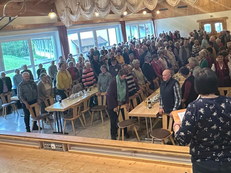 Voller Saal beim Austraglernachmittag 2025