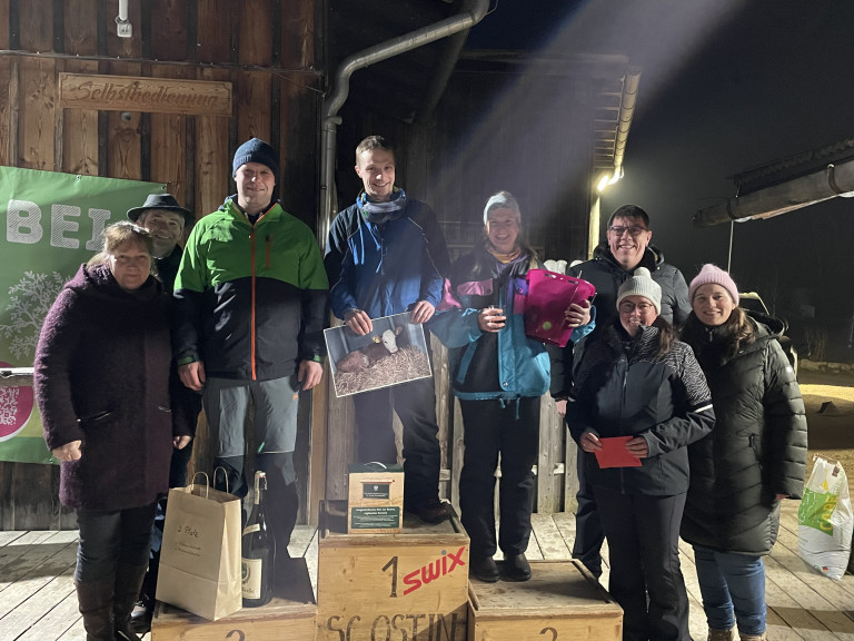Siegerehrung Miesbacher Zipfelbobrennen