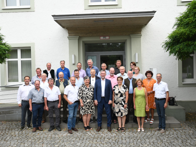 Gruppenfoto mit Präsident Felßner