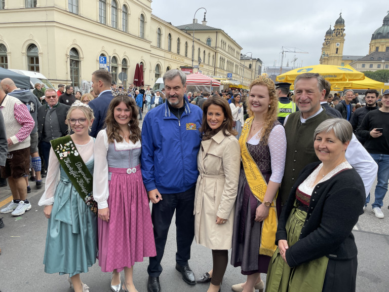 14. Bauernmarktmeile mit Markus Söder, Michaela Kaniber, Christiane Ade, Günther Felßner