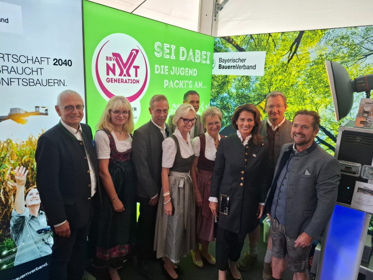 Ministerin Kaniber auf der Rottalschau 2025