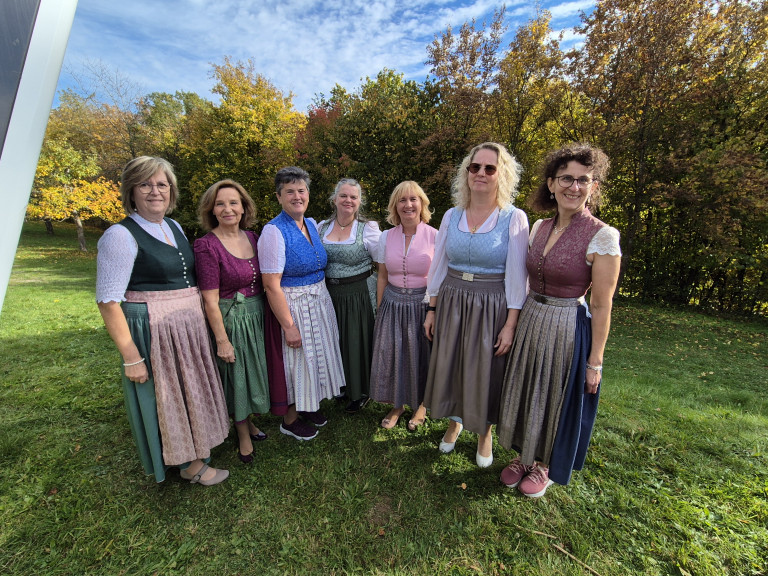 Teilnehmer Dirndlnähkurs