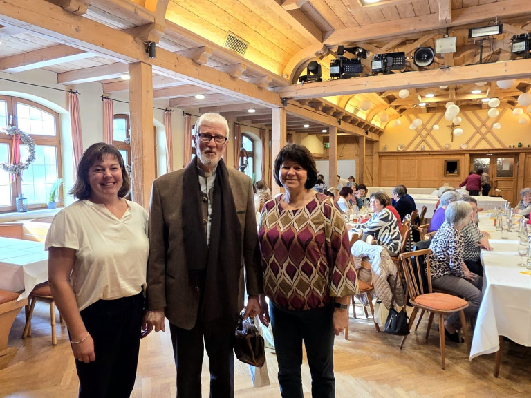 Pater Dr. Jörg Müller mit KV FS Frauen