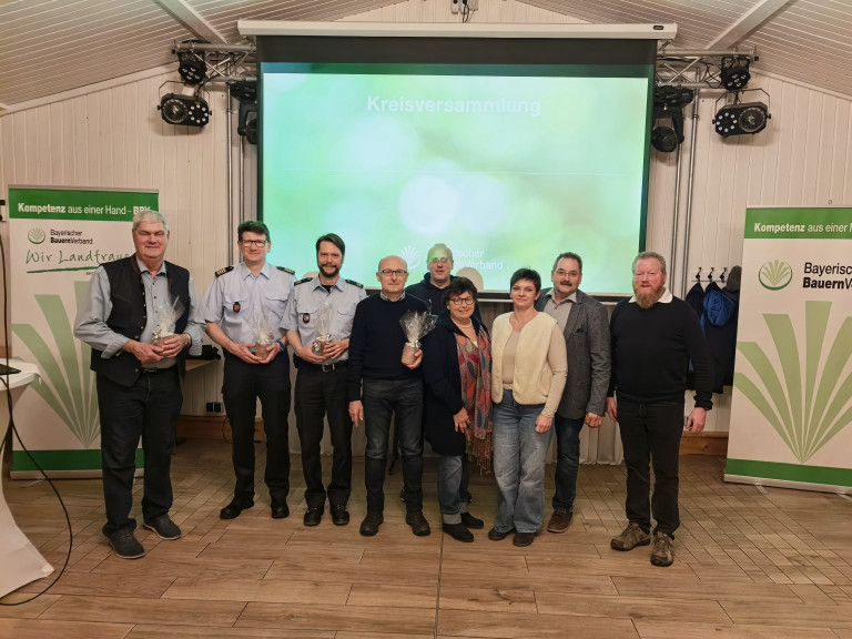 Gruppenfoto der Referenten bei interner Kreisversammlung am 9.12.2025