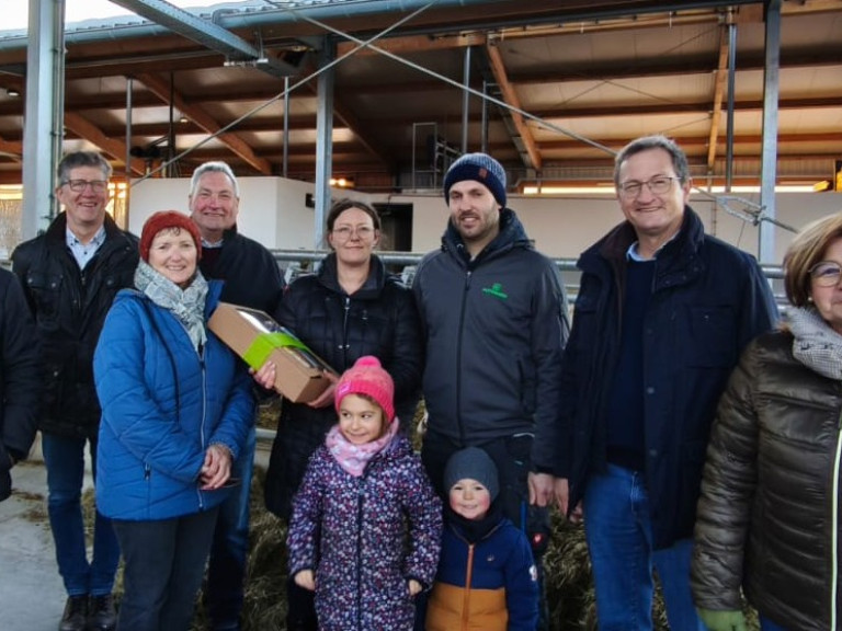 Gruppenbild Teilnehmer Stallpressegespräch Niederbayern