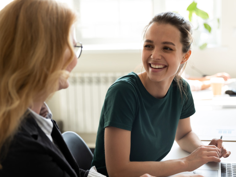 Menschen diskutieren