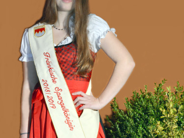 Die Fränkische Spargelkönigin Theresa Bub
