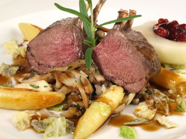 Lammfleisch auf Schupfnudeln