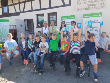 Kinder auf dem Bauernhof