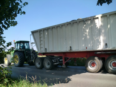 Traktor auf Straße