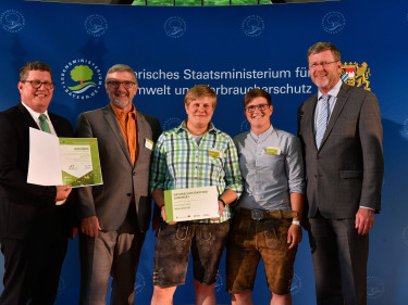 Umweltpräsident Stefan Köhler, Landrat Coburg Michael Busch, Nora Wölfert, Daniela Riedel, arcel Huber