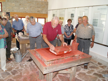 Vorführung des Glasschleifens