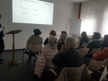 Referent Walter Wagner bei seinem Vortrag