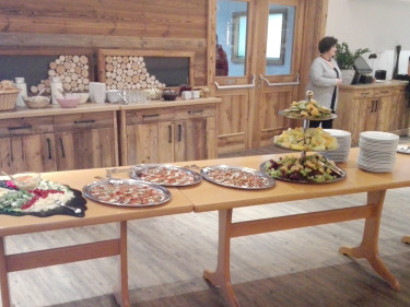 Angerichtetes Büffet zum Landfrauenfrühstück 2019 in Kauerhof