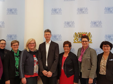 Die bayerischen Landfrauen sprachen mit Bayerns Kultusminister Michael Piazolo