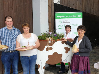 Frühstück am Bauernhof der Familie Käppner