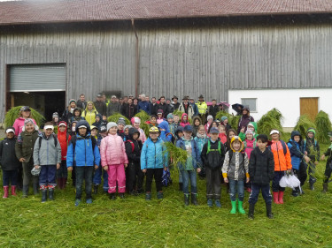 Kinder auf dem Bauernhof