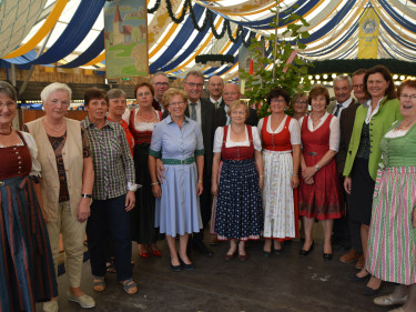 Vertreter aus Politik und Wirtschaft beim Bauerntag