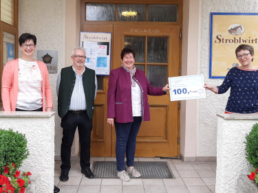 Kreisbäuerin Christine Sulzenbacher beim Stroblwirt in Oberhausen
