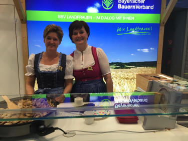 Landfrauen setzen sich gegen Lebensmittelverschwendung ein. 