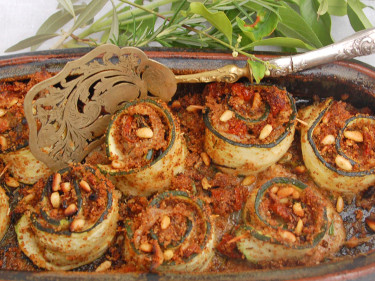 Das Zucchini-Kürbis-Gericht im Bräter