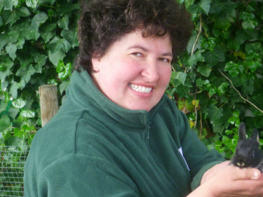 Bäuerin Tana Fischer mit Häschen