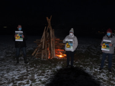Protest am Mahnfeuer