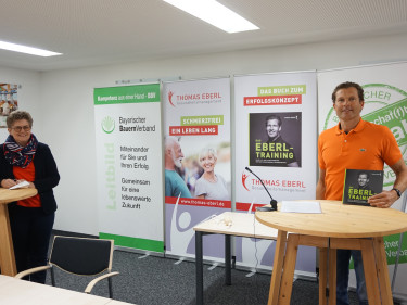 Kreisbäuerin Irene Waas und Thomas Eberl beim Virtuellen Landfrauentag