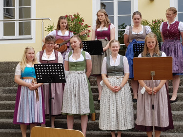 neue Dorfhelferinen