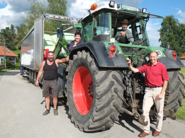 Der erste Transport macht sich auf den Weg 