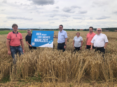 Erntepressegespräch ERH Gruppenbild Acker