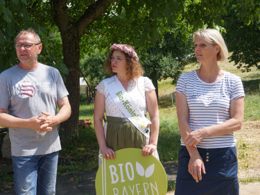Biokönigin Annalena I. zu Besuch am Bioland Betrieb Kunert