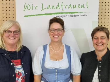 Christine Singer mit Kandidatinnen 