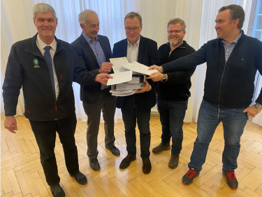 Übergabe Unterschriftenlisten
