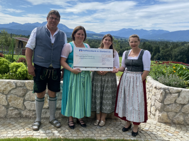 Familie Waldschütz spendet an Dorfhelferinnenverein