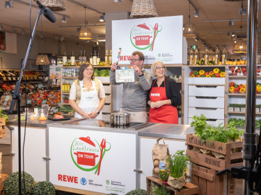 Landfrauen on Tour kochen vor der Kamera