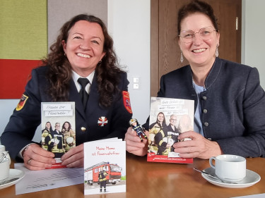 Landesbäuerin Singer und Frauenbeauftragten des Landesfeuerwehrverbands