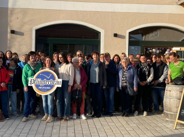 Lehrfahrt zum Flughafen München und dem Pflüglerhof in Neufahrn - Gruppenbild 