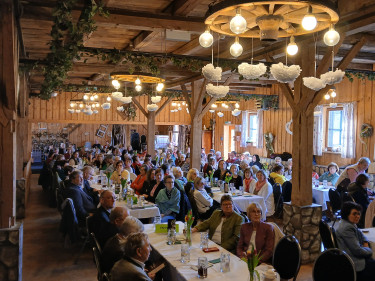 Voller Saal in Böbrach am Landfrauentag