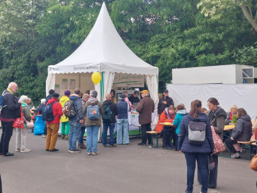 Stand der Landfrauen mit Kaffee und Kuchen