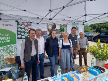 Standbetreuer am Stand des Bayerischen Bauernverbandes