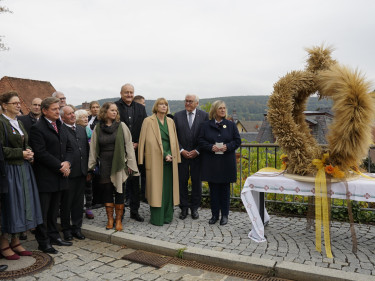 Erntekroneübergabe an Bundespäsident