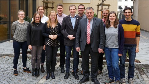 Gruppenbild mit Bauernpräsident Walter Heild und den Mitgliedern der Arbeitsgemeinschaft Landjugend des Bayerischen Bauernverbandes